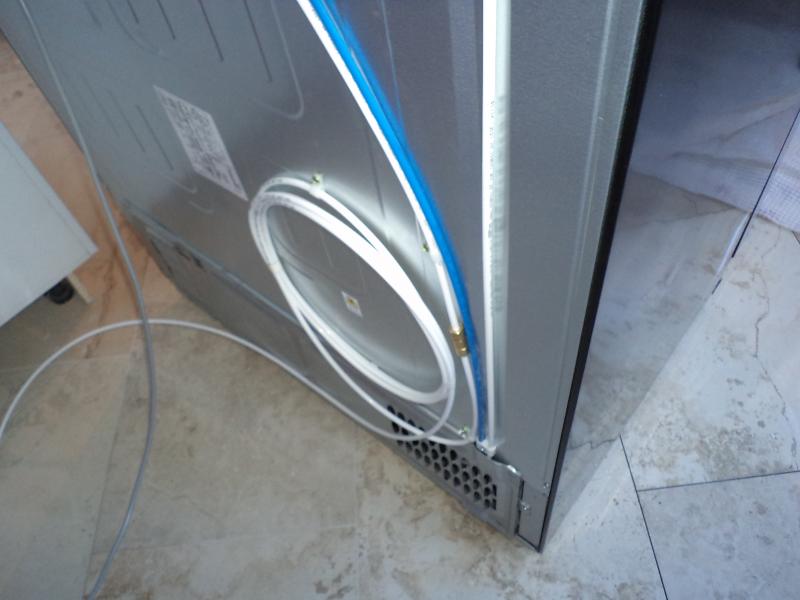Подключение холодильника воде. Холодильник Gorenje nrs9182vxb1. Холодильник Liebherr с ледогенератором. Холодильник LG p20wlka. Холодильник Либхер с ледогенератором с подключением к воде.